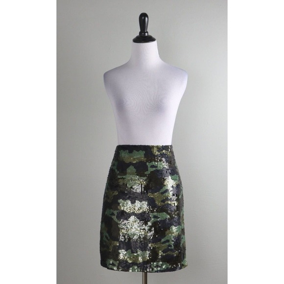 L'AGENCE NWT $595 Sequin Embellished Camouflage Camo Phoebe Mini Skirt Size XS 2 - Picture 2 of 7